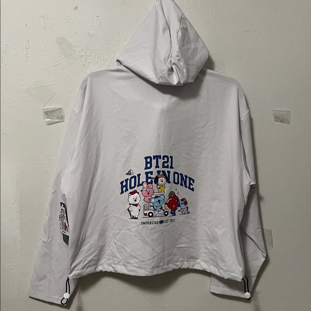 BT21 hole in one Line Friends sports jacket Medium full zip cropped hoodie NWT
